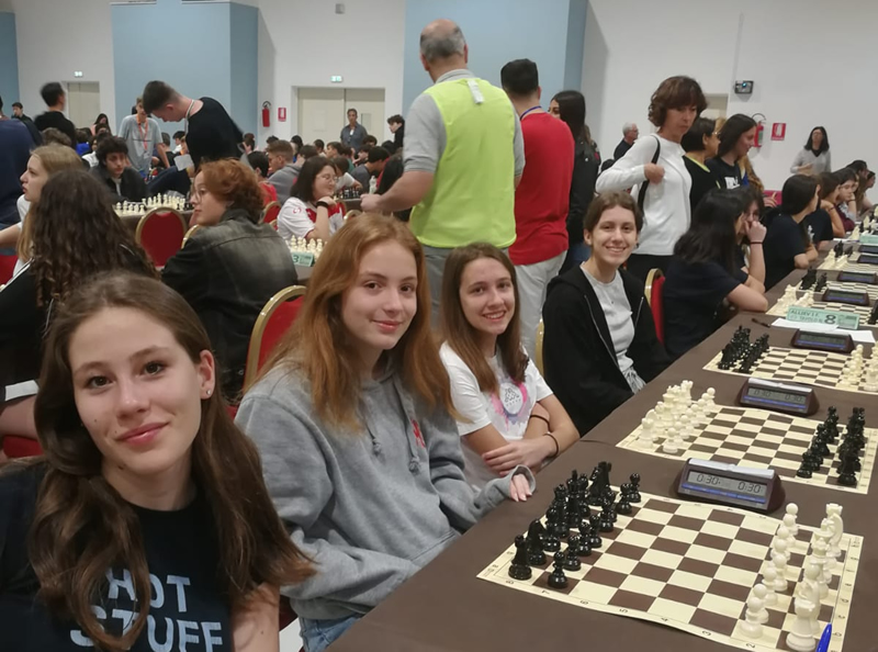 trofeo_scacchi_scuola_agnesi__2_.jpg (257 KB)