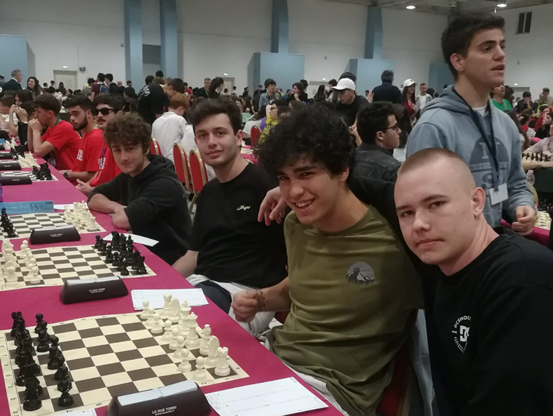 trofeo_scacchi_scuola_agnesi__3_.jpg (244 KB)
