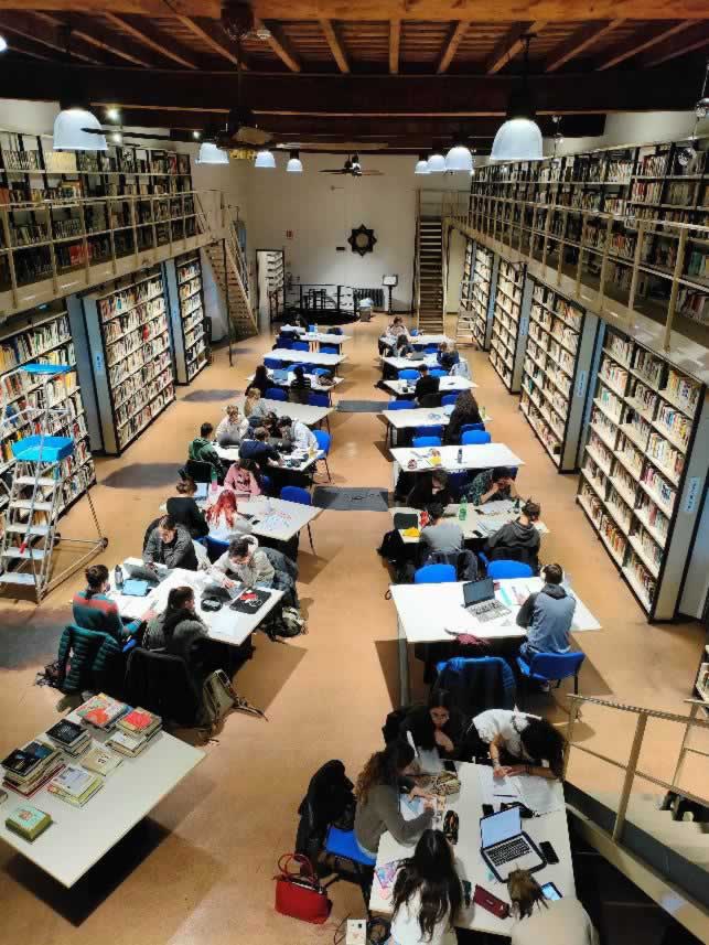 MerateBibliotecaPrestiti1.jpg (89 KB)