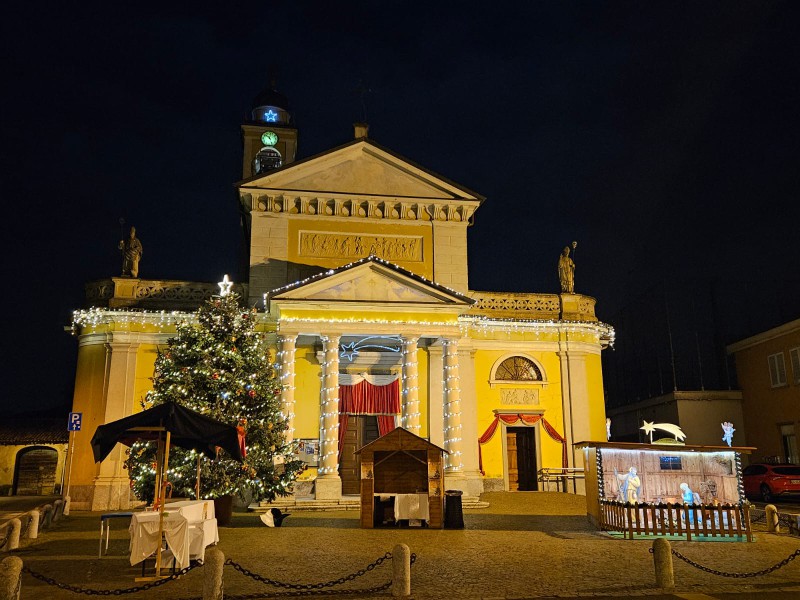 Lomagna_chiesa_Natale.jpeg (121 KB)