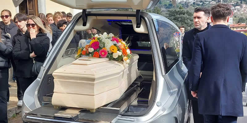 LeccoFunerale15anniPRIMA.jpg (51 KB)
