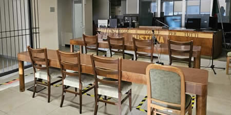 ColleGIudizioDrogaPRIMAOK.jpg (28 KB)