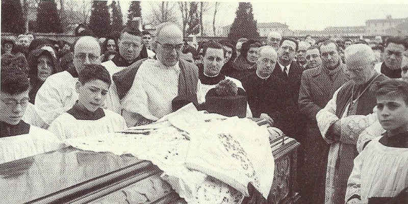 Il_funerale.jpg (238 KB)