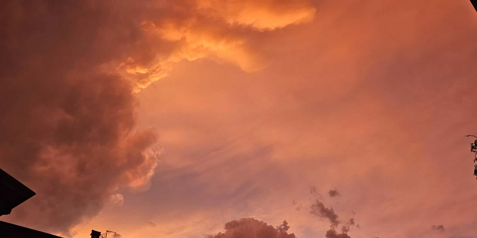Il cielo si tinge