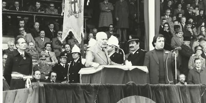 cerimonia_consegna_medagliarPRIMA.jpg (103 KB)